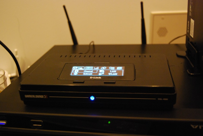 Illustration for article titled Hands on with D-Link's DGL 4500 OLED Screen Gaming Router